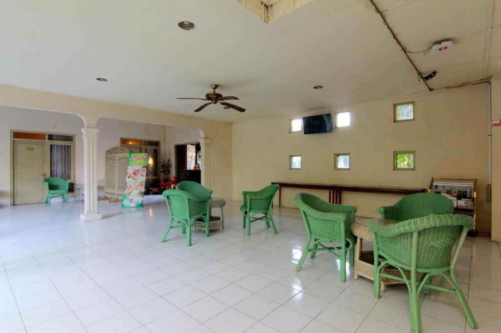 Hotel Grand Rosela Yogyakarta Exterior photo
