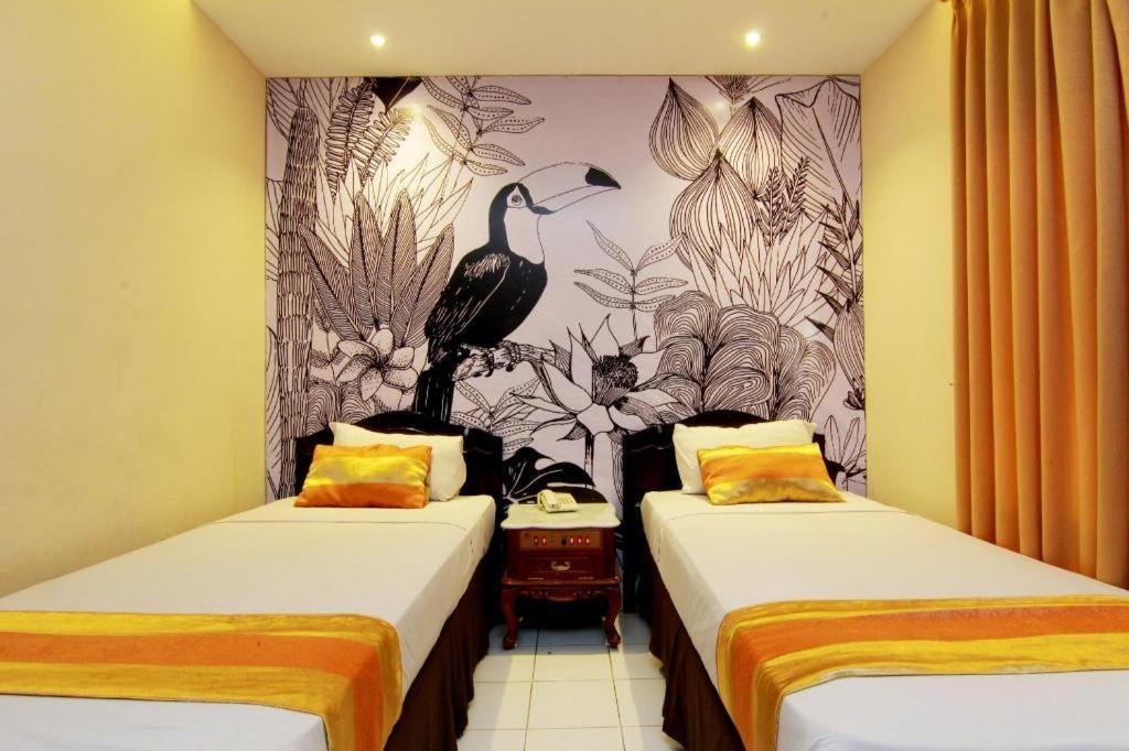 Hotel Grand Rosela Yogyakarta Exterior photo