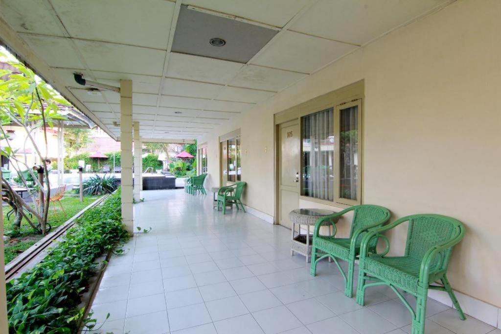 Hotel Grand Rosela Yogyakarta Exterior photo