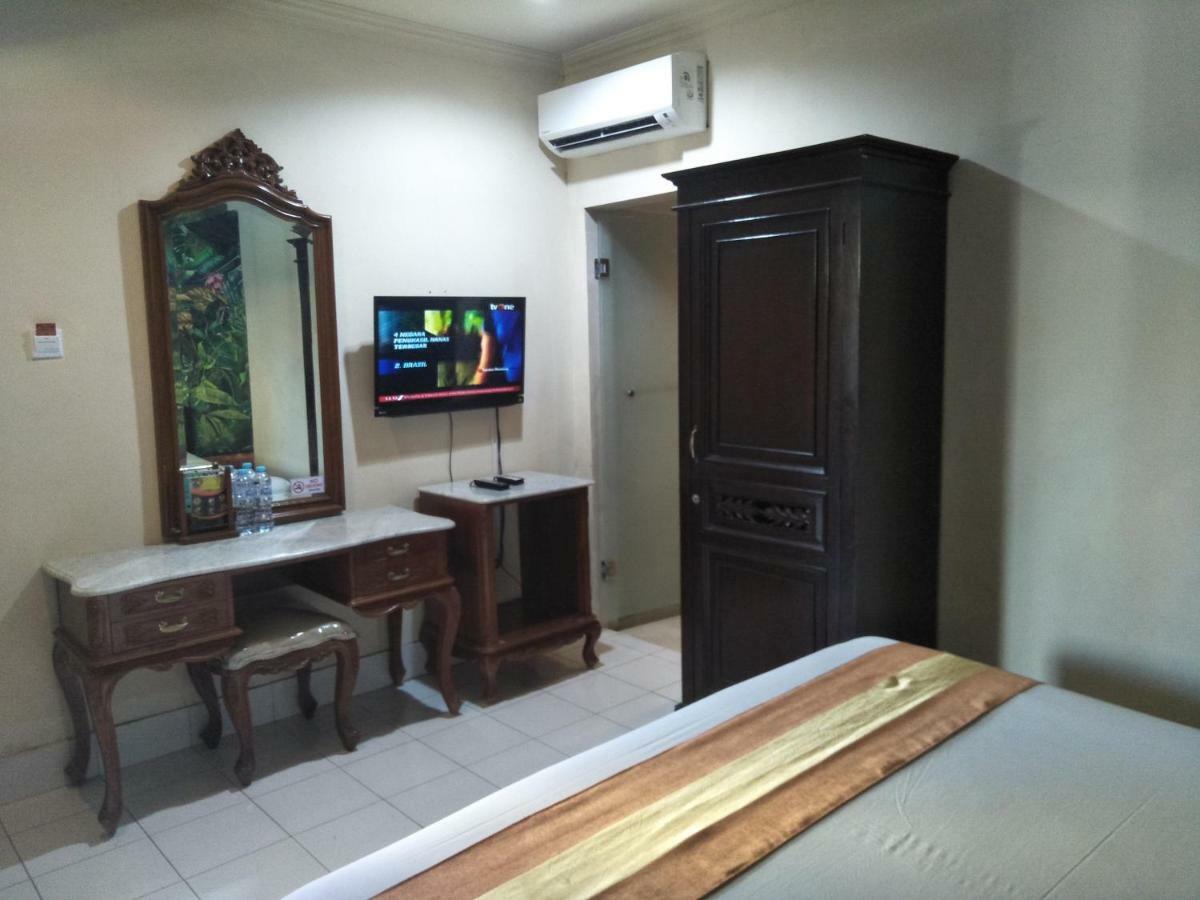 Hotel Grand Rosela Yogyakarta Exterior photo