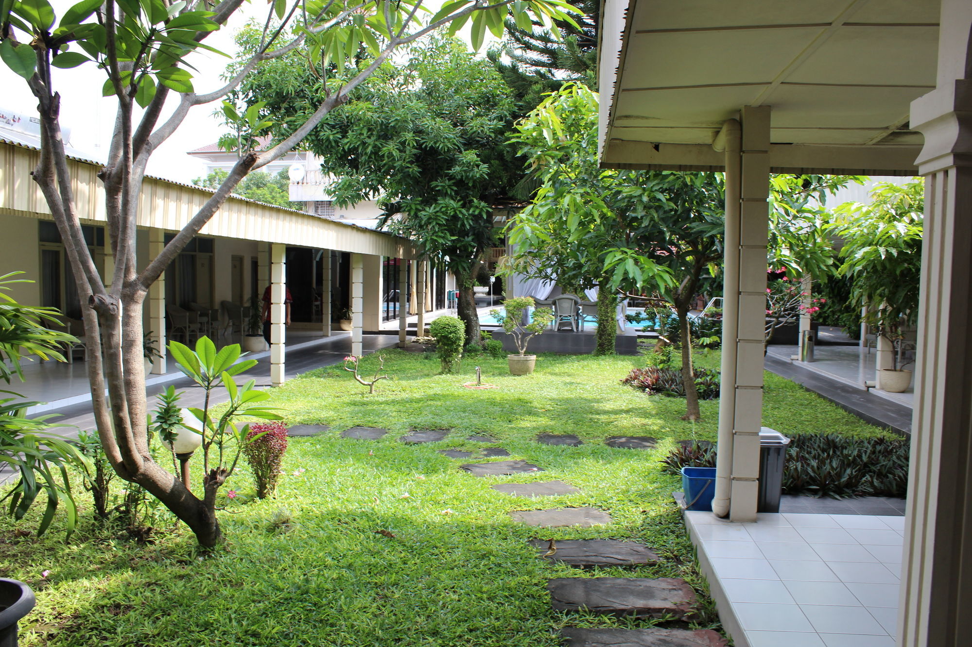 Hotel Grand Rosela Yogyakarta Exterior photo