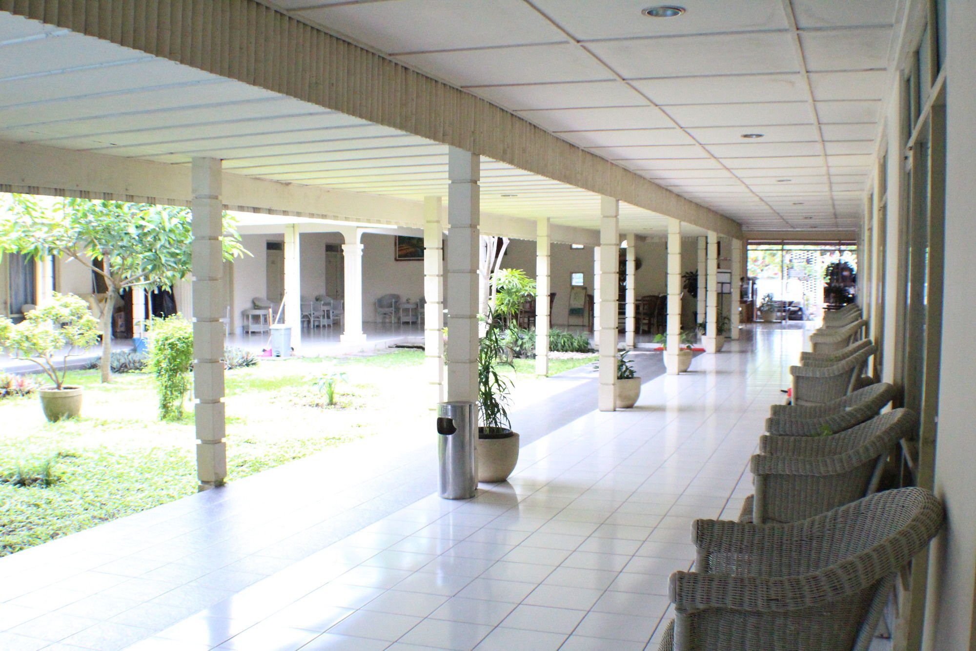 Hotel Grand Rosela Yogyakarta Exterior photo